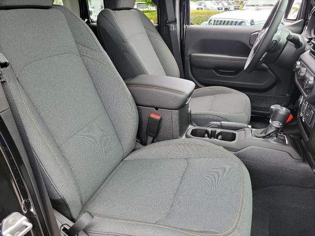 Photo of 2025 Black Clearcoat Jeep Wrangler