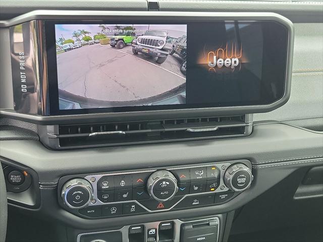 Photo of 2025 Black Clearcoat Jeep Wrangler