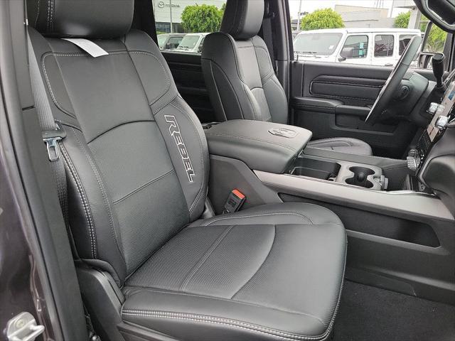 Photo of 2025 Granite Crystal Metallic Clearcoat RAM 2500