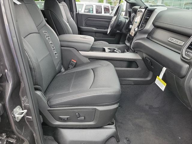 Photo of 2025 Granite Crystal Metallic Clearcoat RAM 2500