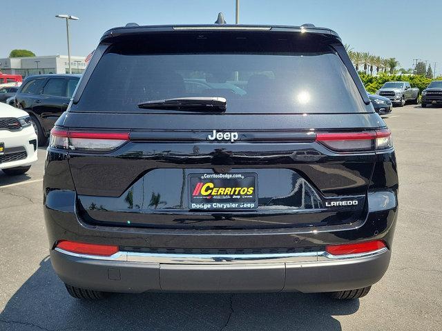 Photo of 2025 Diamond Black Crystal Pearlcoat Jeep Grand Cherokee
