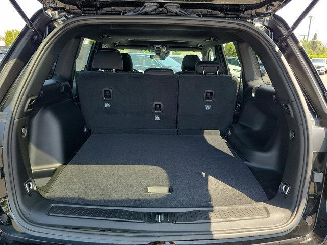 Photo of 2025 Diamond Black Crystal Pearlcoat Jeep Grand Cherokee