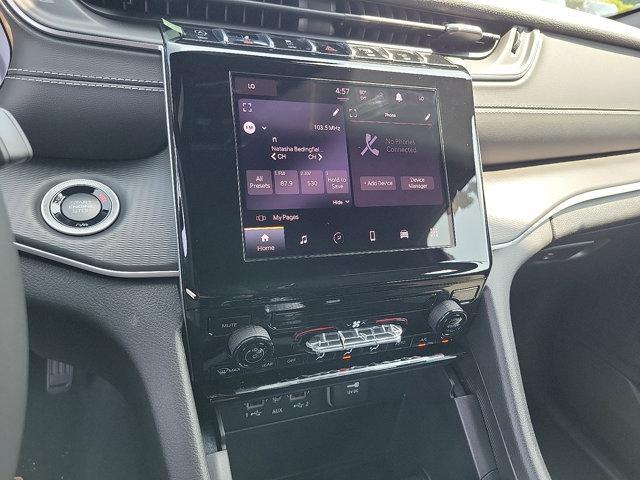Photo of 2025 Diamond Black Crystal Pearlcoat Jeep Grand Cherokee