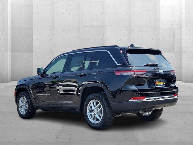 Photo of 2025 Diamond Black Crystal Pearlcoat Jeep Grand Cherokee