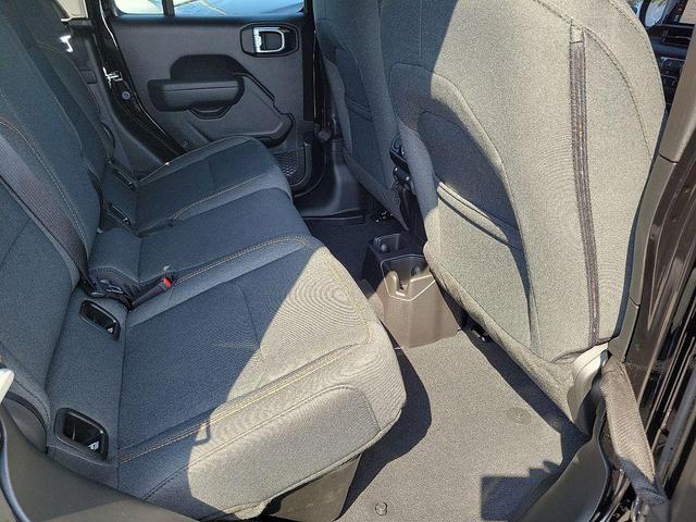 Photo of 2025 Black Clearcoat Jeep Gladiator