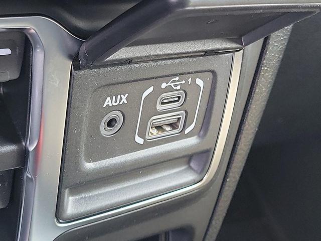 Photo of 2025 Black Clearcoat Jeep Gladiator