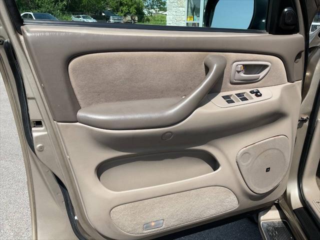 Photo of 2006 Tan Toyota Tundra