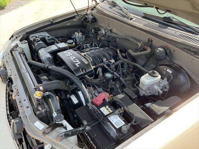 Photo of 2006 Tan Toyota Tundra