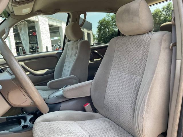 Photo of 2006 Tan Toyota Tundra