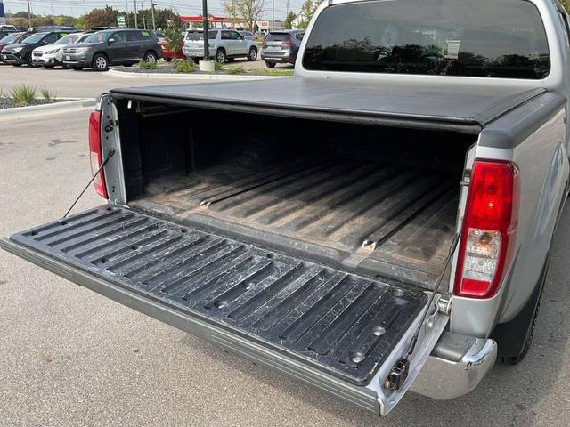 Photo of 2012 Brilliant Silver Nissan Frontier