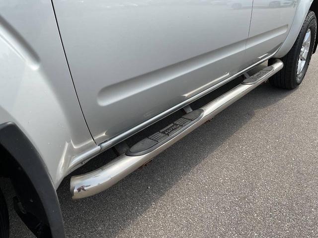 Photo of 2012 Brilliant Silver Nissan Frontier