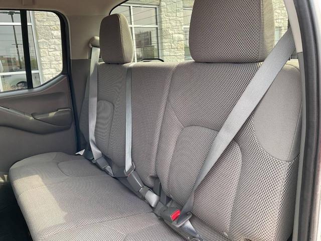 Photo of 2012 Brilliant Silver Nissan Frontier
