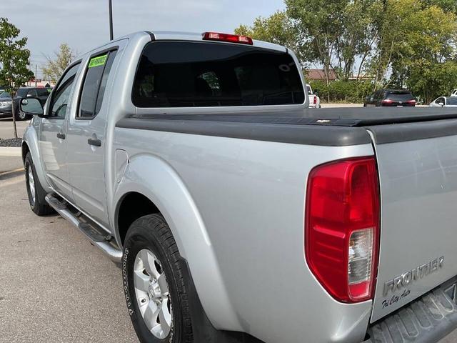 Photo of 2012 Brilliant Silver Nissan Frontier