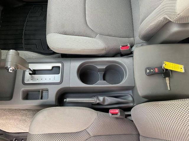 Photo of 2012 Brilliant Silver Nissan Frontier