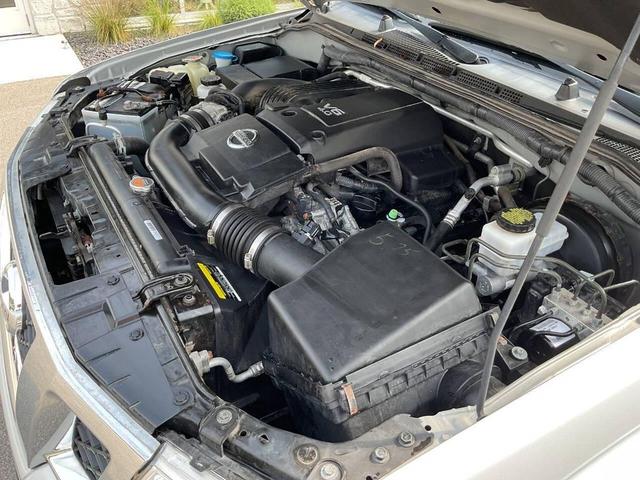 Photo of 2012 Brilliant Silver Nissan Frontier