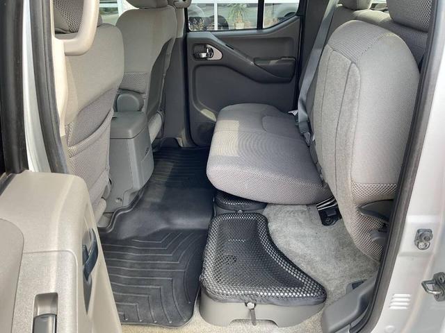 Photo of 2012 Brilliant Silver Nissan Frontier