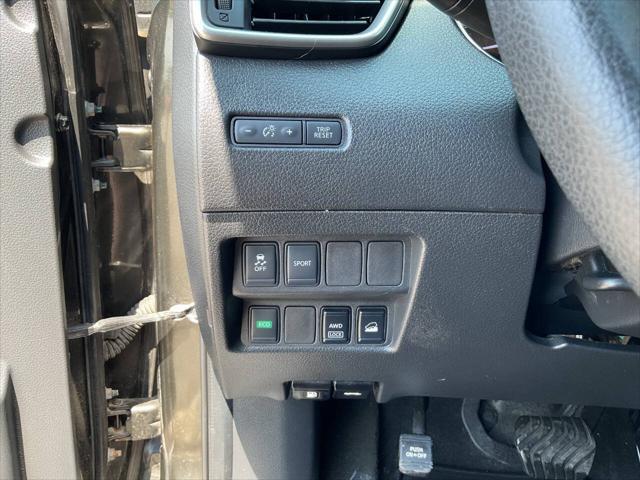 Photo of 2016 Midnight Jade Nissan Rogue