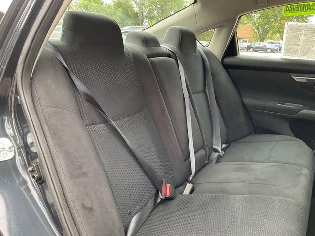 Photo of 2014 Storm Blue Metallic Nissan Altima