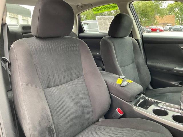 Photo of 2014 Storm Blue Metallic Nissan Altima