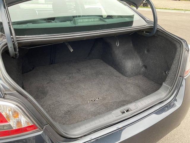 Photo of 2014 Storm Blue Metallic Nissan Altima