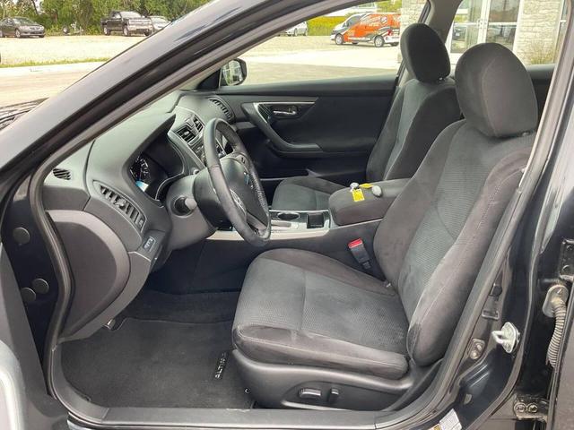 Photo of 2014 Storm Blue Metallic Nissan Altima