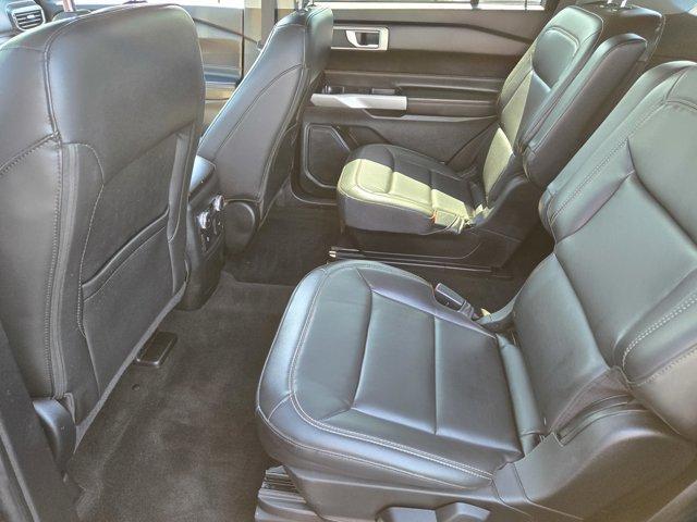 Photo of 2022 Rapid Red Metallic Tinted Clearcoat Ford Explorer