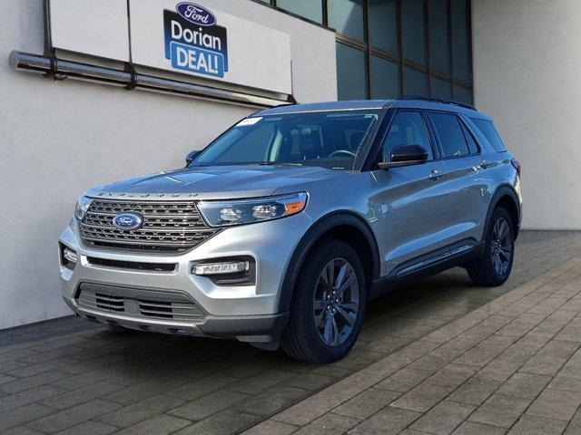 Photo of 2023 Iconic Silver Metallic Ford Explorer