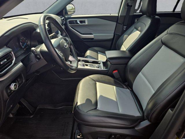 Photo of 2023 Agate Black Metallic Ford Explorer