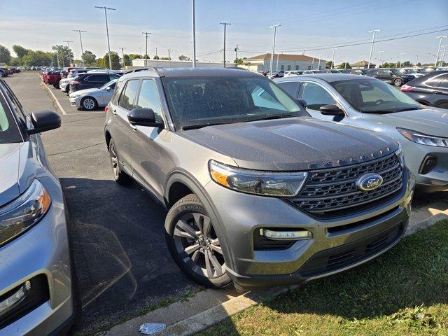 Photo of 2023 Carbonized Gray Metallic Ford Explorer