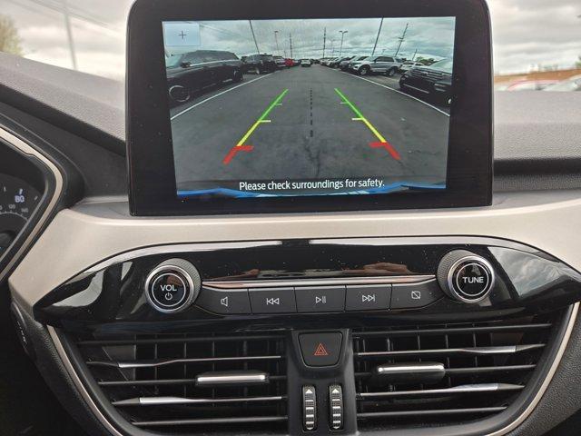 Photo of 2022 Carbonized Gray Metallic Ford Escape