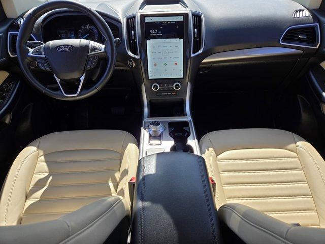 Photo of 2023 Agate Black Metallic Ford Edge