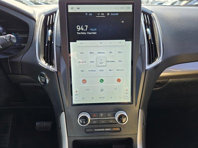 Photo of 2023 Agate Black Metallic Ford Edge