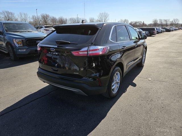 Photo of 2023 Agate Black Metallic Ford Edge