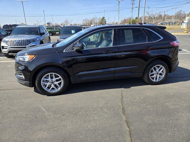 Photo of 2023 Agate Black Metallic Ford Edge
