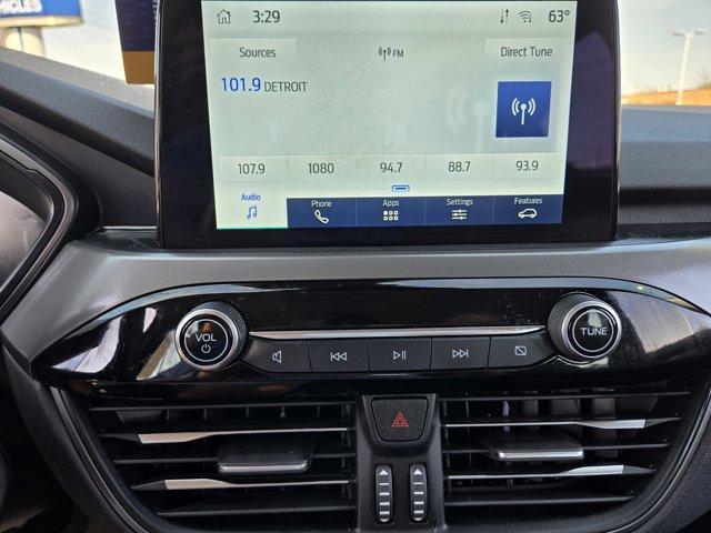Photo of 2023 Carbonized Gray Metallic Ford Escape