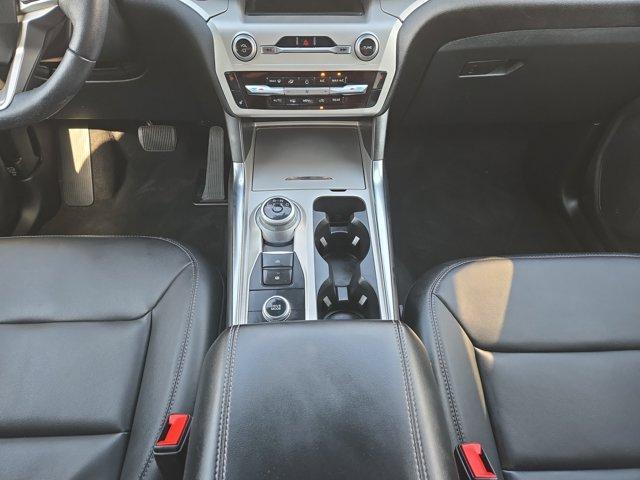 Photo of 2022 Star White Ford Explorer