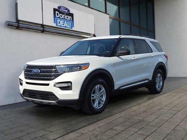 Photo of 2022 Star White Ford Explorer