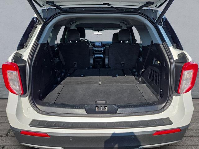 Photo of 2022 Star White Ford Explorer