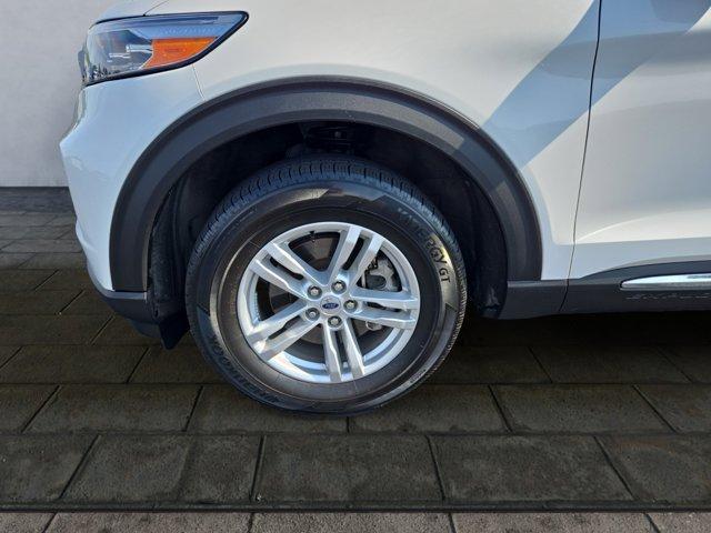 Photo of 2022 Star White Ford Explorer