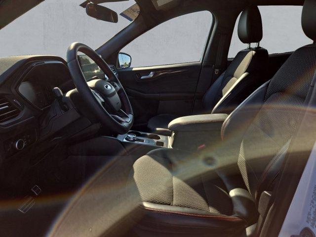 Photo of 2023 Oxford White Ford Escape