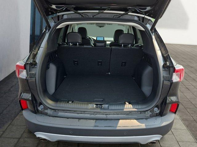 Photo of 2022 Agate Black Metallic Ford Escape
