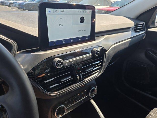 Photo of 2023 Oxford White Ford Escape
