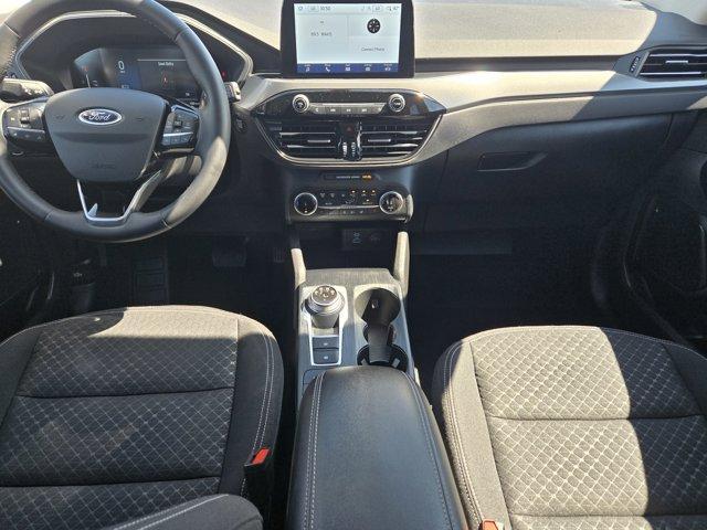 Photo of 2023 Oxford White Ford Escape