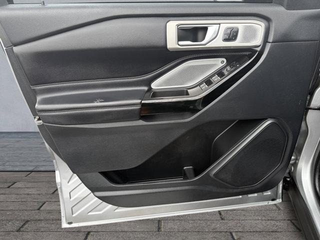 Photo of 2022 Iconic Silver Metallic Ford Explorer