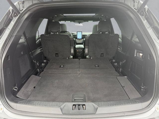 Photo of 2022 Iconic Silver Metallic Ford Explorer