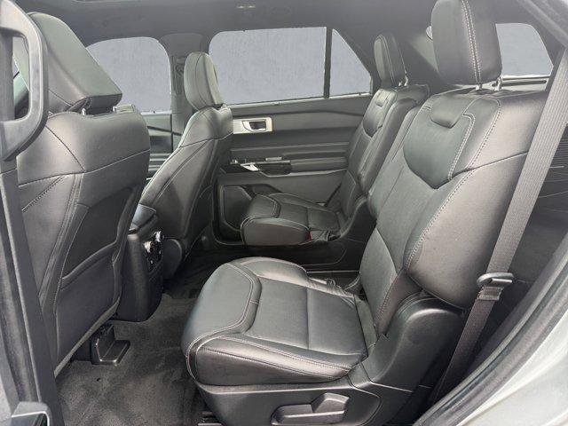 Photo of 2022 Iconic Silver Metallic Ford Explorer