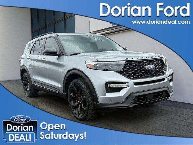 Photo of 2022 Iconic Silver Metallic Ford Explorer