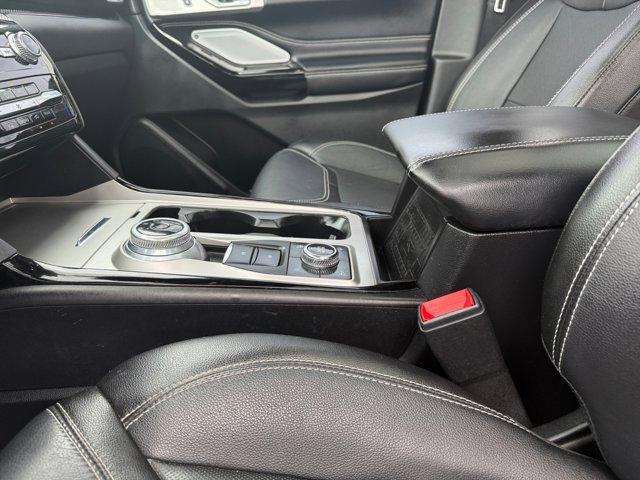 Photo of 2022 Iconic Silver Metallic Ford Explorer