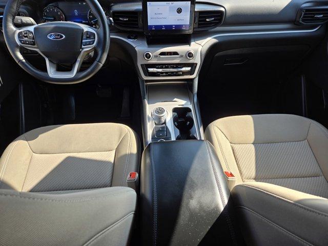 Photo of 2023 Carbonized Gray Metallic Ford Explorer