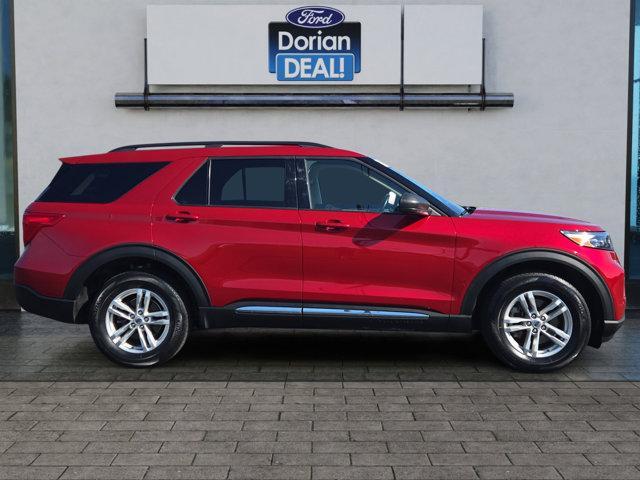 Photo of 2022 Rapid Red Metallic Tinted Clearcoat Ford Explorer